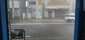 突然の雷雨と雹！